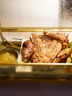 西班牙豬鞍架叉燒配楓糖青蘋果醬