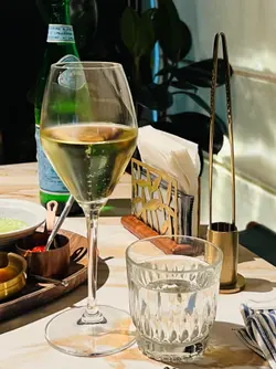 Zuccardi Cuvée Especial Blanc de Blancs (Effervescence in the Glass)