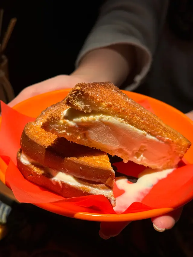 港式蜜糖多士夾雪糕