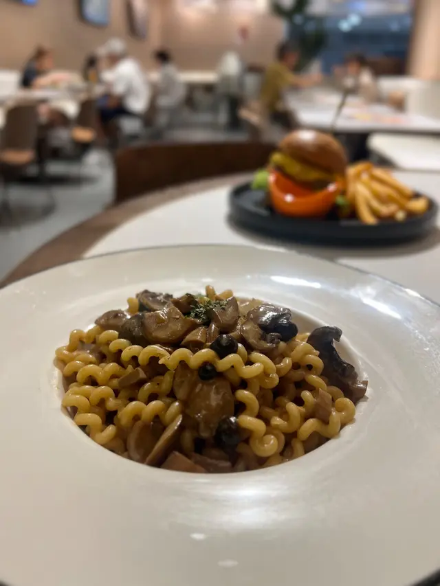 白松露油忌廉野菌汁卷卷意大利粉