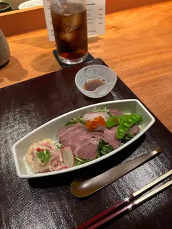 燒小田和牛沙律