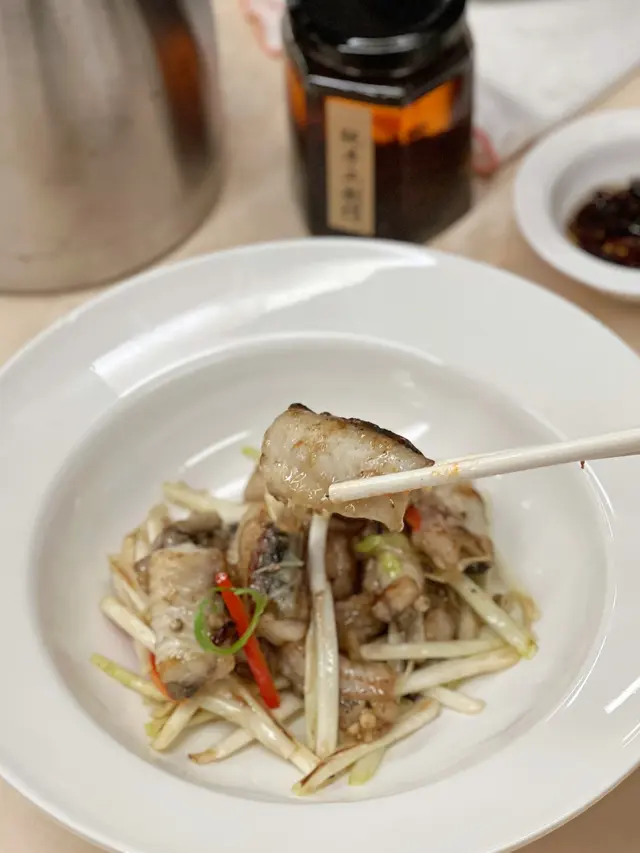 白胡椒韭黃炒鱔柳
