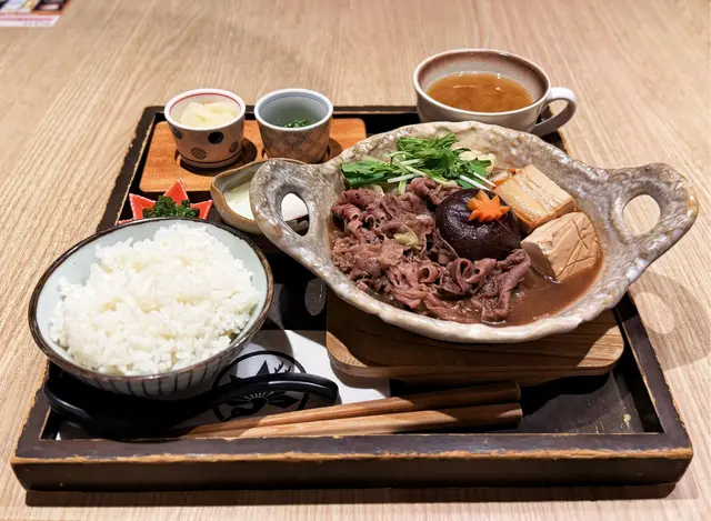 和牛肉壽喜燒定食