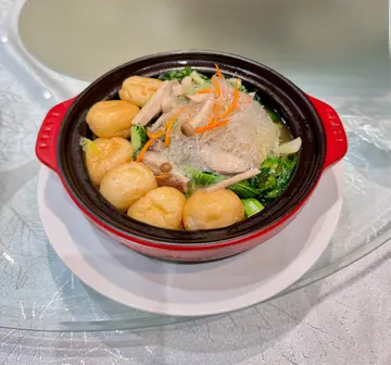 鱼腐粉丝杂菜煲