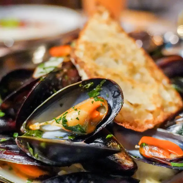 BLUE MUSSELS