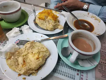 食到呕菠萝包餐