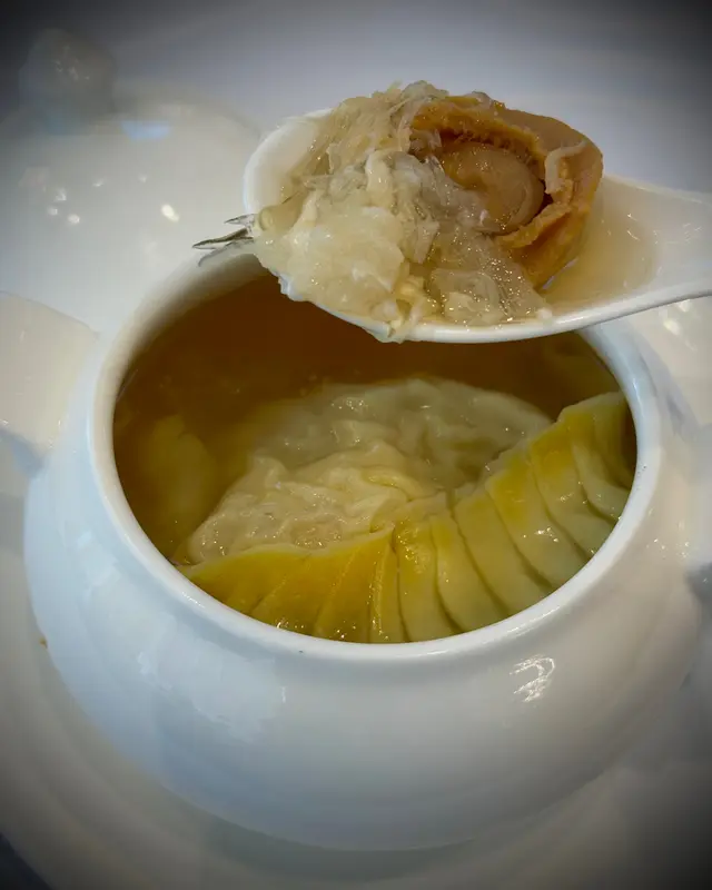 鮑魚灌湯餃