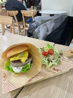 黑松露蘑菇和牛汉堡