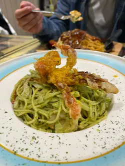 如果钟意食芝士嘅 会好钟意个酱
大虾都俾到有六七只
美中不足就系软壳蟹得个半只
如果能够全只就更加完美