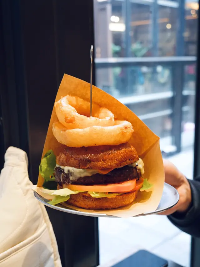招牌手打牛肉漢堡