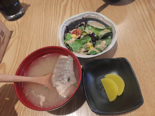 沙律,麵豉湯,前菜-漬蘿蔔