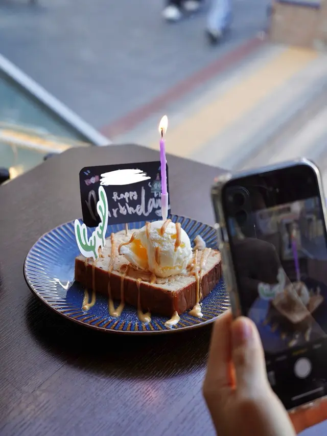 Seasonal creamy basque slice