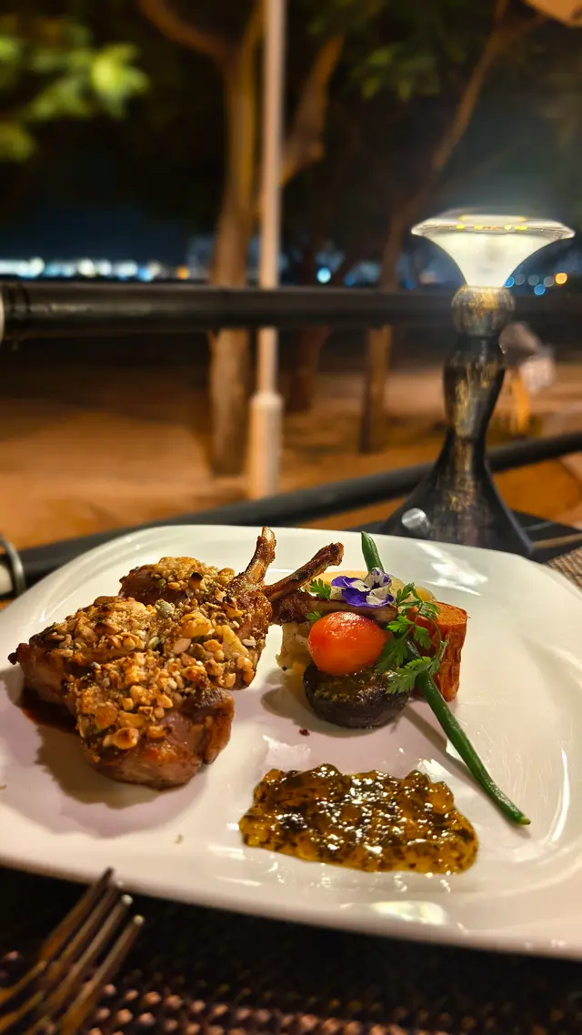 「L’atlantis」！坐擁黃金泳灘一線海景