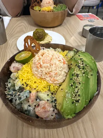 好好食 仲送果乾同埋鳳尾蝦😭❤️